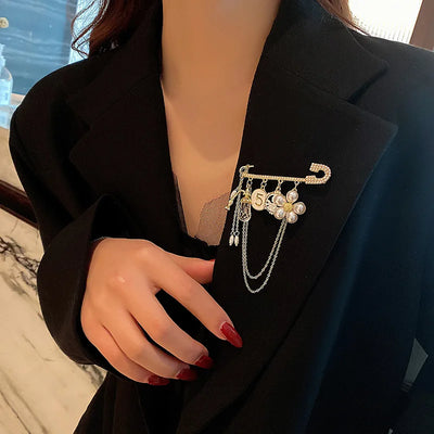 luxury designer jewelry Chain brooches pearl pin  coat accessories brooches for women's clothing free shipping