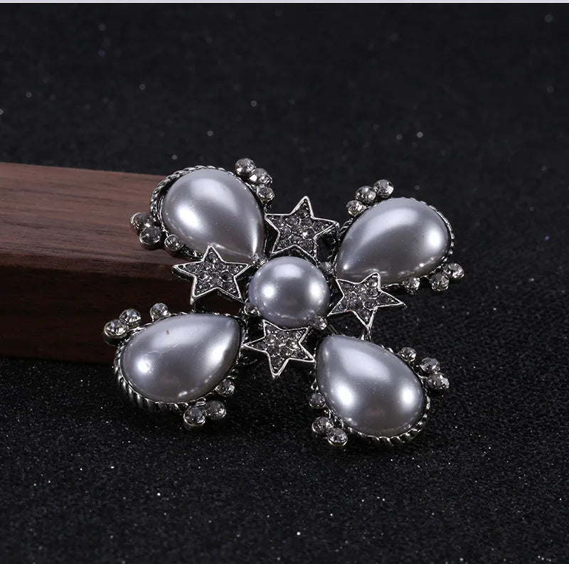 luxury designer jewelry Chain brooches pearl pin  coat accessories brooches for women's clothing free shipping