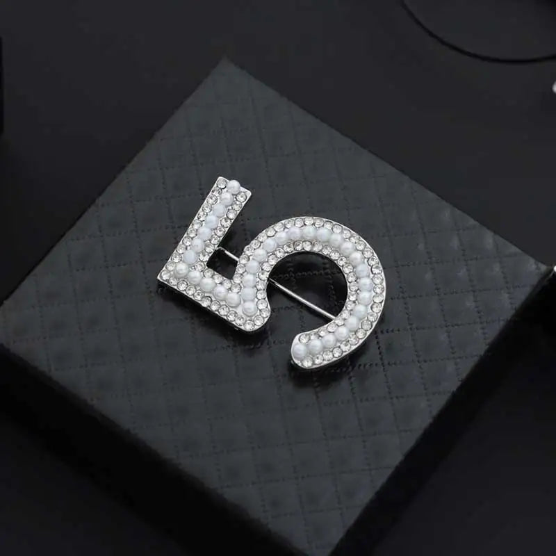Big Brand Brooches Letter 5 Full Brooches Pins For Women Party Flower Pearl Brooches Jewelry