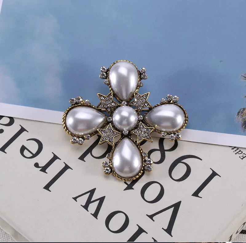 luxury designer jewelry Chain brooches pearl pin  coat accessories brooches for women's clothing free shipping