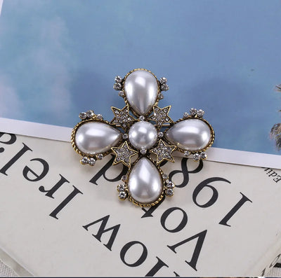 luxury designer jewelry Chain brooches pearl pin  coat accessories brooches for women's clothing free shipping