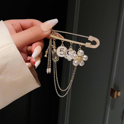 luxury designer jewelry Chain brooches pearl pin  coat accessories brooches for women's clothing free shipping