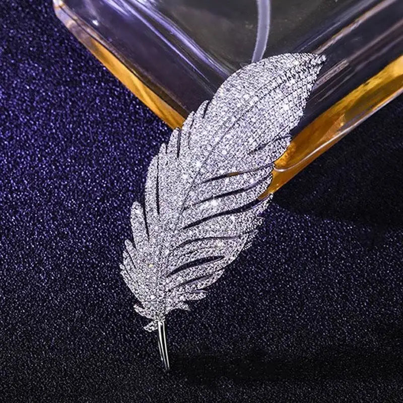 Elegant Silver Color Full of Rhinestone Feather Brooches for Women Men Unisex Luxury Crystal Lapel Safety Pins Party Jewelry