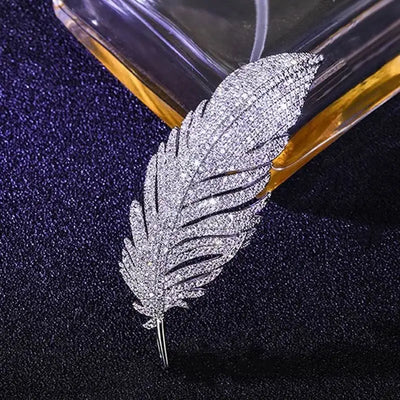Elegant Silver Color Full of Rhinestone Feather Brooches for Women Men Unisex Luxury Crystal Lapel Safety Pins Party Jewelry