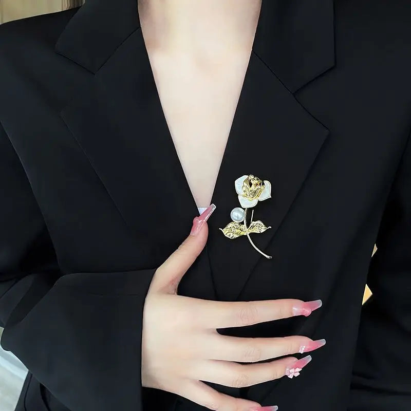 luxury designer jewelry Chain brooches pearl pin  coat accessories brooches for women's clothing free shipping