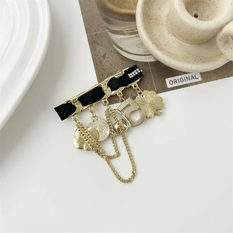 luxury designer jewelry Chain brooches pearl pin  coat accessories brooches for women's clothing free shipping