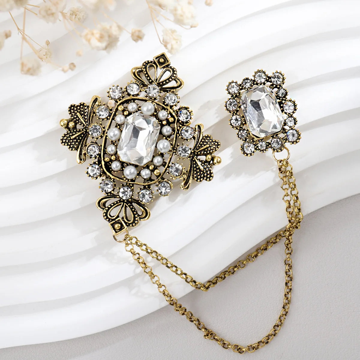 High End Exquisite Women's Set Brooch Sweater Pins and Accessories Luxury and Elegant Brooches Brooches for Women Bee Brooches
