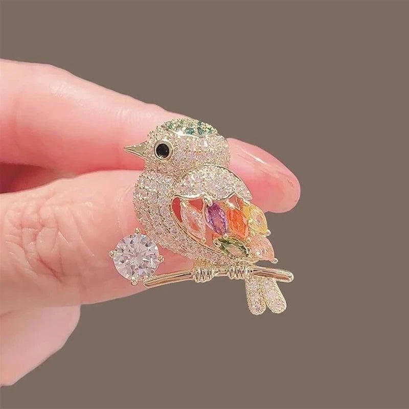 Elegant Silver Color Full of Rhinestone Feather Brooches for Women Men Unisex Luxury Crystal Lapel Safety Pins Party Jewelry