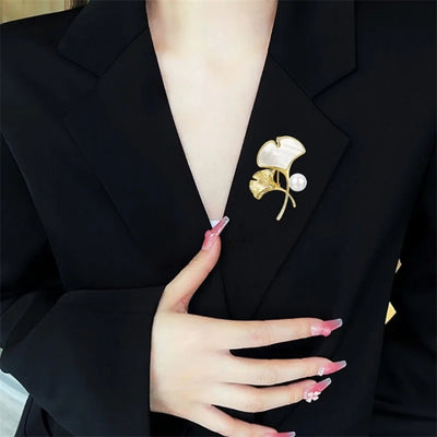 luxury designer jewelry Chain brooches pearl pin  coat accessories brooches for women's clothing free shipping