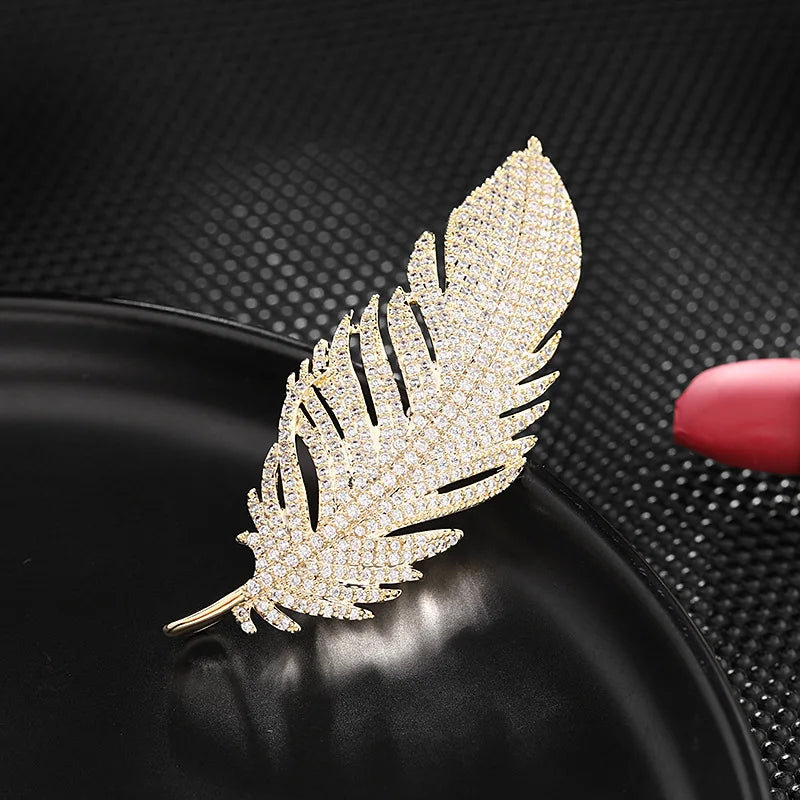 Elegant Silver Color Full of Rhinestone Feather Brooches for Women Men Unisex Luxury Crystal Lapel Safety Pins Party Jewelry